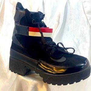 Women high ankle boots